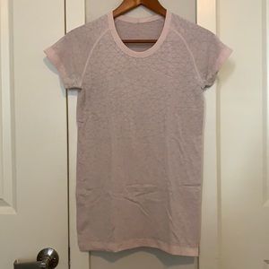 Lululemon Swiftly Tech T-Shirt. Size 8.